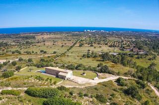 Casale in Manacor Centre. Moderna finca de lujo con piscina infinita e impresionantes vist