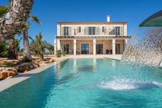 Country house in Es Llombards