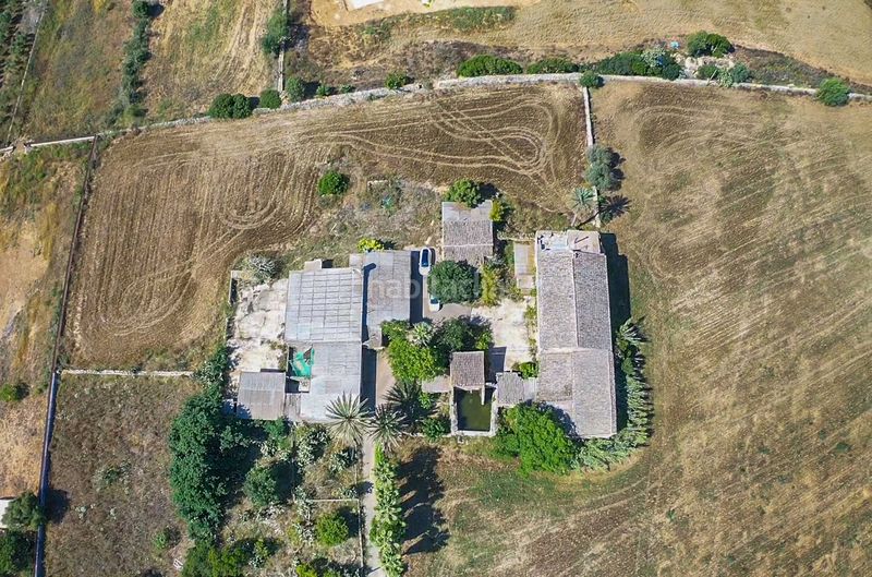 Foto 87763d61-3fb1-482d-af10-df0d50af6ebe. Casa amb aparcament a Campos poble Campos