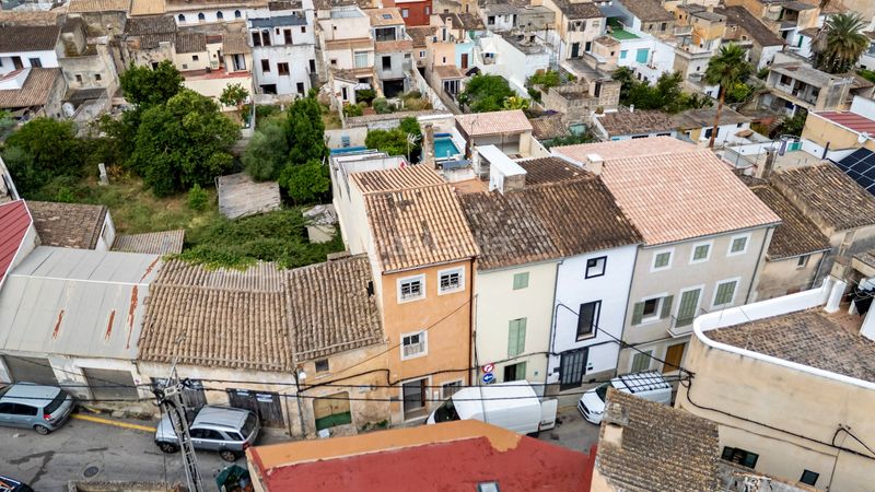 Foto 0d1247c8-64ee-4eb9-ae61-ae133e9bb31c. Edifici a Felanitx poble Felanitx