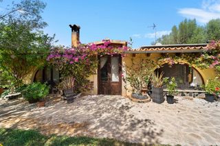 Bauernhof in Algaida. Finca algaida 14 206 m de libertad, piscina, energía solar y esp