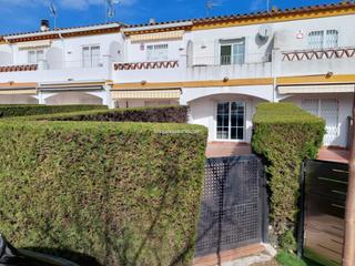 Casa a Calle osona. Casa de dos habitaciones con piscinas y jardines comunitarios en