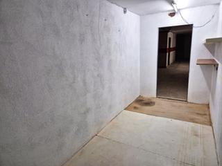 Autoparkplatz in Calle cap norfeu 61. Trastero en pleno centro de la ciudad