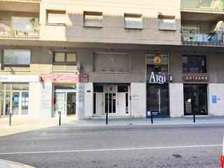 Local Comercial a Poble Nou-Olivar Gran. Conviertéte en en propietario de un local de 130m2 en el centro