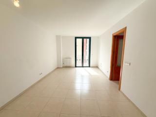 Pis  Calle progres 7. Piso de 3 habitaciones en venta en calle progres