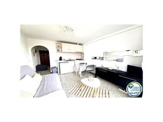 Estudi  Sector delta muga 9. Estudio con licencia turistica!! empruiabrava