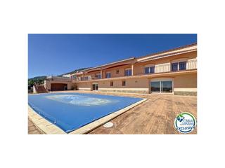 Casa  Calle xaloc 8. Villa de alto standing con vistas al mar en pau, costa brava