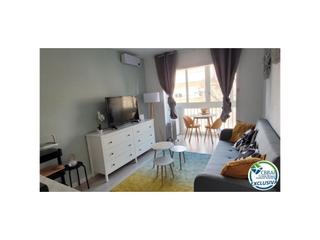 Pis  Avenida de la riera de la cuana 18. Estudio con cabina cerca del puerto y la playa en venta