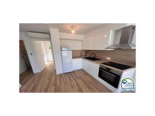 Pis  Plaza carles fages de climent 7. Port roses apartamento de dos dormitorios con terraza de 7 m2 a