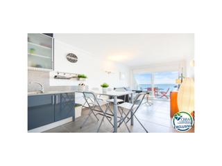 Pis  Carretera de canyelles 10. Apartamento reformado con vistas al mar y licencia turística