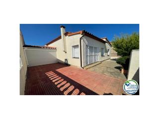 Casa  Calle de la cala bona 15. Bonita casa en plata baja, reformada, con jardín, terrazas, gara