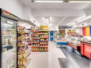 Local commercial à Centre. Tu própio negocio de 80m2 en figueres.