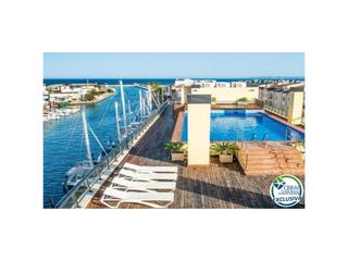 Appartement  Port cavallet de mar. Apartamento de dos dormitorios con amarre y vista al canal