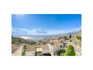 Flat  Carrer de pau vila 6. Casa medianera con vistas espectaculares al mar