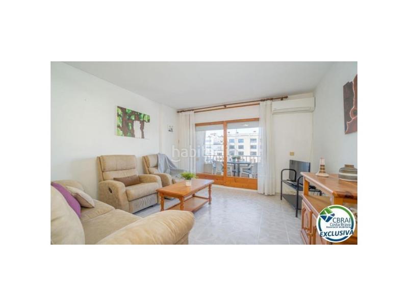 Foto a596e410-b79a-4c2d-be07-76ecd84abd51. Piso apartamento vista a canal con amarre, parking y trastero en Empuriabrava