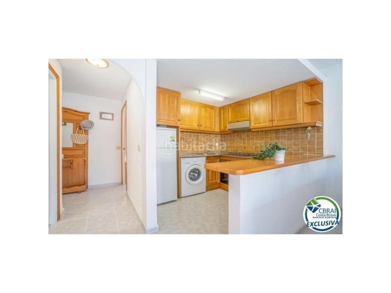 Foto b008c782-4945-4415-af27-af7af31e041c. Piso apartamento vista a canal con amarre, parking y trastero en Empuriabrava