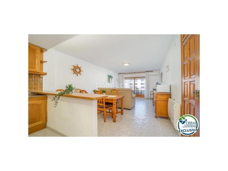 Foto cd3201f1-7aa6-465e-a116-f7f79cfe1557. Piso apartamento vista a canal con amarre, parking y trastero en Empuriabrava
