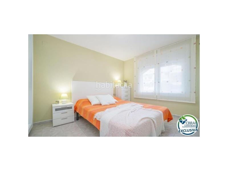 Foto 6cdc807c-6ae5-4996-81a4-af8bb4e8c35a. Piso no te pierdas éstas vistas en éste bonito apartamento . en Empuriabrava
