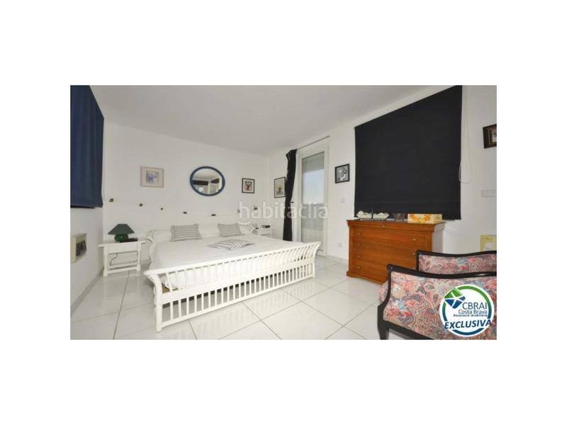 Foto 4cbb86c9-e4ac-48b9-a958-4c6c3f4180ad. Casa en carrer salins 1 línea casa de pescador en el sector salins en venta con amarre de 12,5 x 4 m para velero, en Empuriabrava