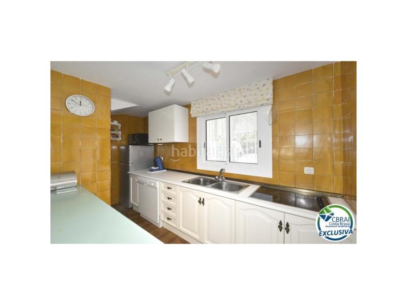Foto c1d43fba-4209-427d-8bc3-dbcf67489d51. Casa en carrer salins 1 línea casa de pescador en el sector salins en venta con amarre de 12,5 x 4 m para velero, en Empuriabrava