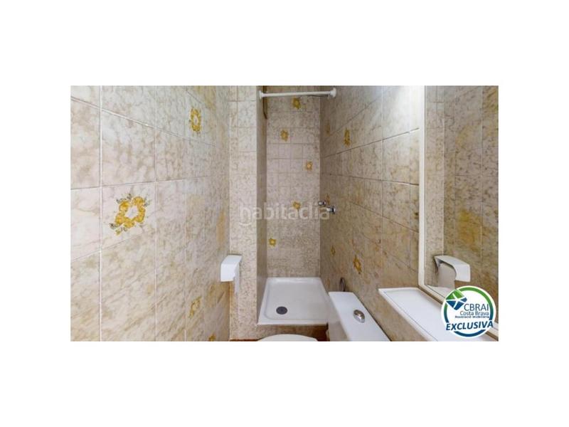 Foto 287c3903-8586-4942-858d-70610fd366b5. Piso en sector poblat tipic/av. canal 9 apartamento piso las chavolas a 750m de la playa en Empuriabrava