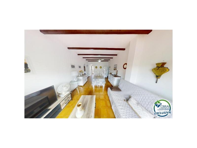 Foto 5645b947-6810-4a18-9220-24ea0f71022a. Piso en sector poblat tipic/av. canal 9 apartamento piso las chavolas a 750m de la playa en Empuriabrava