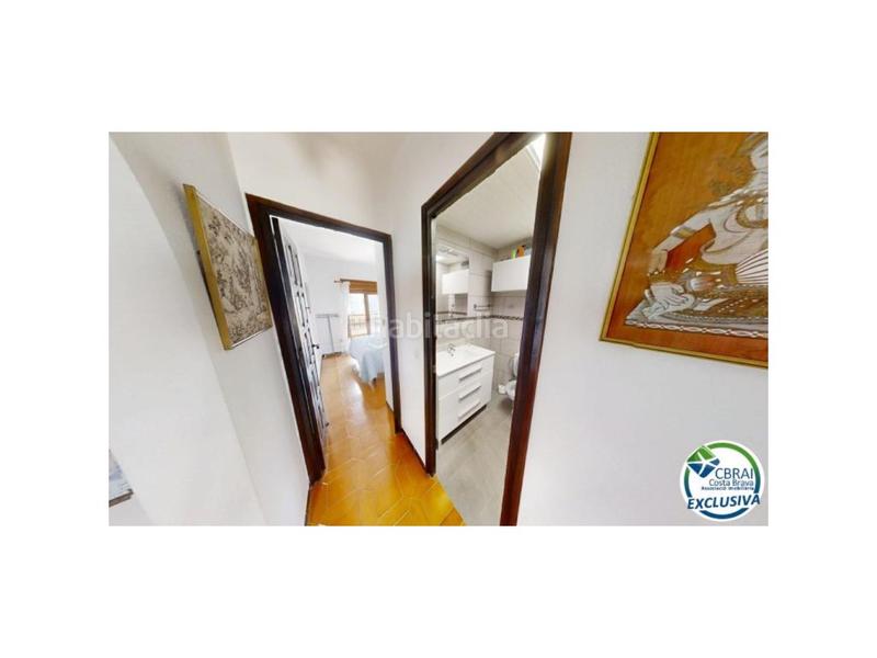 Foto 9ba4546c-f4ad-463e-8572-14a57ac8fd01. Piso en sector poblat tipic/av. canal 9 apartamento piso las chavolas a 750m de la playa en Empuriabrava