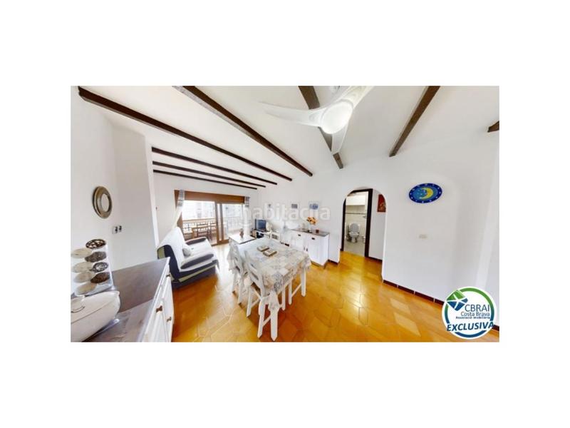 Foto b8bf7d0a-572a-49cb-b16b-c58160e5b6f0. Piso en sector poblat tipic/av. canal 9 apartamento piso las chavolas a 750m de la playa en Empuriabrava
