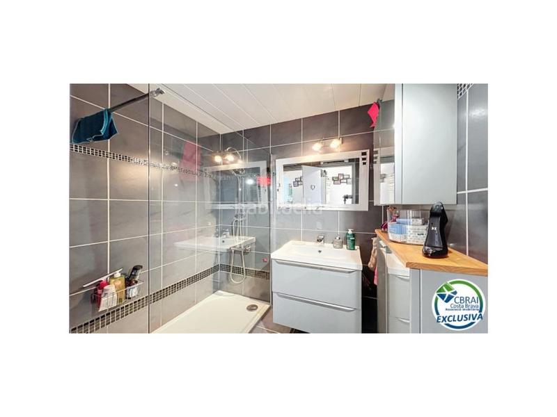Foto 48e22ddc-d4d9-4da8-a077-187c9bbe8bd3. Piso en calle d'antoni canals 96 apartamento de 80 m con vistas al mar excepcionales entre y canyelles en Roses