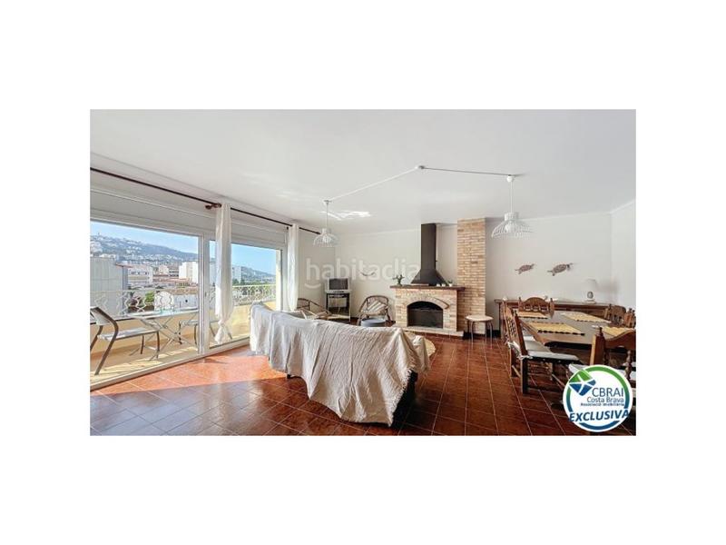 Foto 2e6bd588-0cea-45a8-ac8c-6914b22d1e61. Piso en calle de la llotja 19 apartamento con vistas al mar en el centro con terraza en la azotea y dependencia acondicionada en Roses
