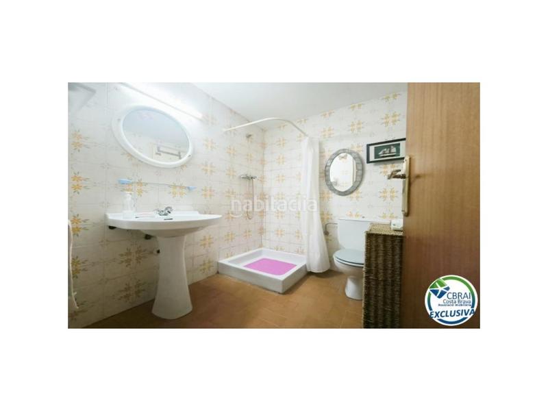 Foto b537469b-3b85-4d6a-8794-70b440593e3a. Piso en sector badia 2 encantadora oportunidad de apartamento con terraza en venta bahia 3 en Empuriabrava