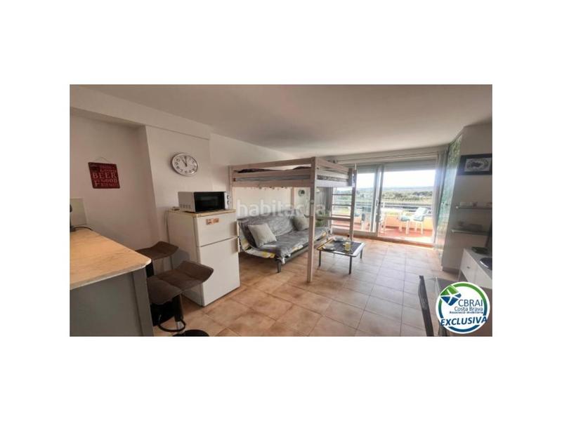 Foto 53f25e99-65b6-4ae1-92ce-768c103320ff. Estudio en carrer muga-a muga park acogedor estudio con licencia turística y con terraza privada y vistas panorámicas al mar. en Empuriabrava