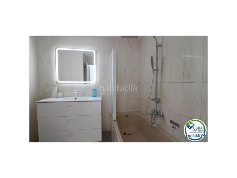Foto 437536e8-3174-42ff-a114-09e7151fb359. Piso en sector cavall de mar 55 encantador apartamento reformado en caballito de mar en Empuriabrava