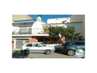 Casa en Calle colomer 11. Bonita casa con mucho potencial en zona residencial de la vila d