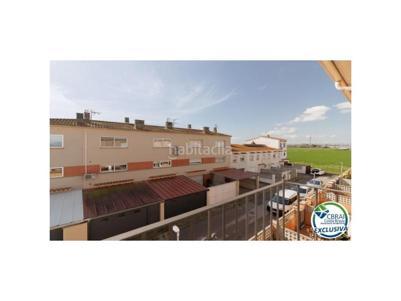 Foto 1d0dc013-5063-4023-8b55-1c92cd3b1461. Casa en sector puigmal a 510 casa con piscina en puigmal, 4 habitaciones, y ubicación ideal en Empuriabrava