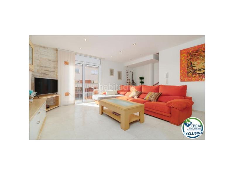 Foto b6a4df16-08eb-4d67-b868-b272e0cd3632. Casa en sector puigmal a 510 casa con piscina en puigmal, 4 habitaciones, y ubicación ideal en Empuriabrava