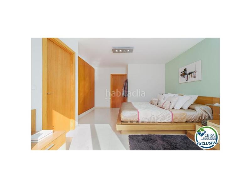 Foto ce0c9e70-039f-41f8-9333-ea571193f99f. Casa en sector puigmal a 510 casa con piscina en puigmal, 4 habitaciones, y ubicación ideal en Empuriabrava