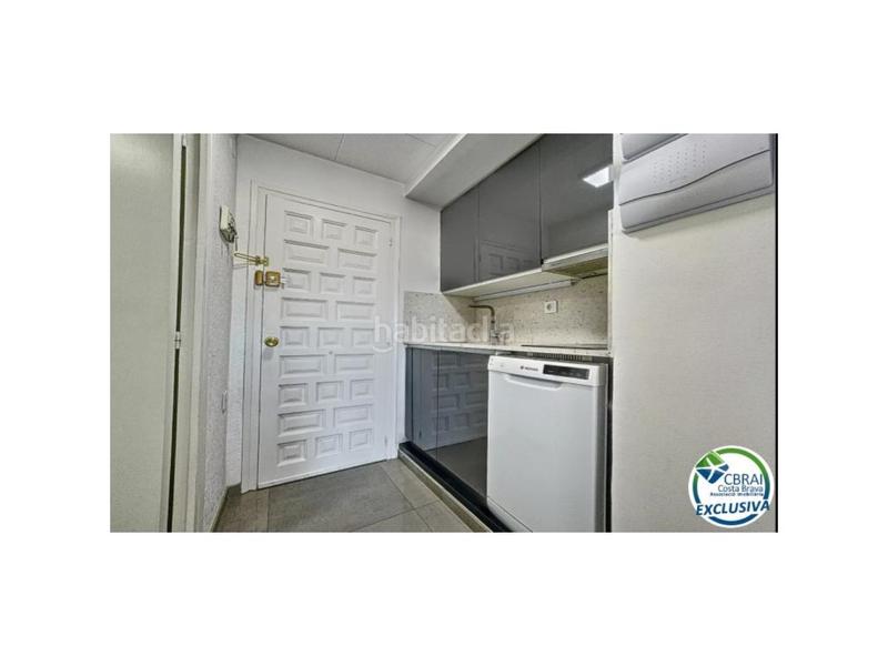 Foto c797dee7-4c87-4810-87f2-bf99ac6ad0a8. Estudio en calle de l'alhambra magnífico estudio en venta. en Roses