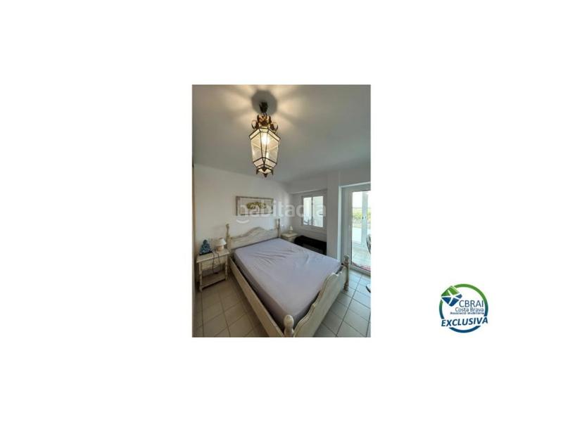 Foto 45f30dd8-87f6-483e-a26d-8156ee6075ff. Piso en sector muga a apartamento reformado con licencia turística en primera línea de playa con magníficas vistas al mar y al parque natural els aiguam en Empuriabrava