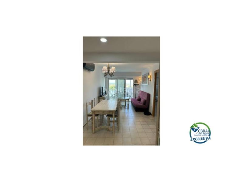 Foto c8d4260f-33c5-4673-ac64-7277082d3556. Piso en sector muga a apartamento reformado con licencia turística en primera línea de playa con magníficas vistas al mar y al parque natural els aiguam en Empuriabrava