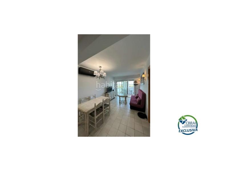 Foto ef7d5a65-b2b5-4bd6-b350-c24cdc5d5e23. Piso en sector muga a apartamento reformado con licencia turística en primera línea de playa con magníficas vistas al mar y al parque natural els aiguam en Empuriabrava