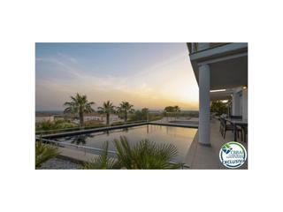 Chalet à Carrer d'alemanya 74. Sublime villa de lujo situada en un entorno privilegiado