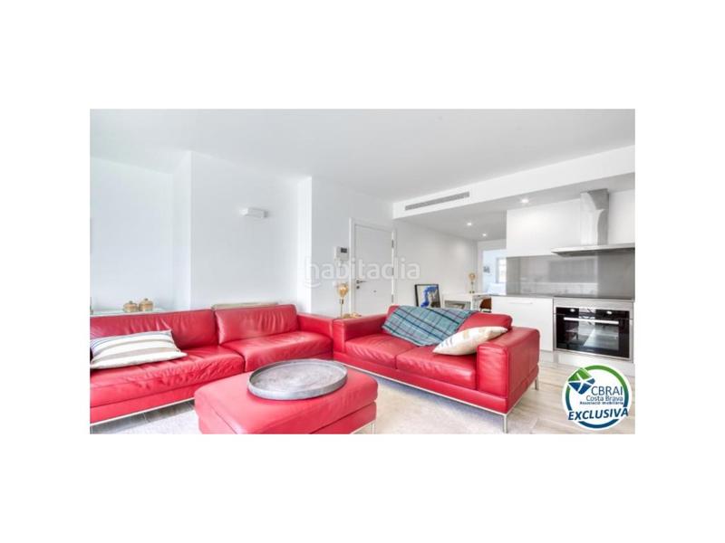 Foto a097cb14-7118-4a3d-b5f0-8bfc1f80b9c3. Piso en calle del raval dels grecs 21 oportunidad centro piso del 2020 con garaje opcional en Roses