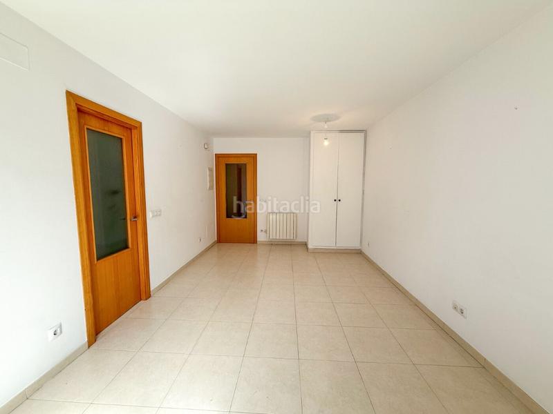 Foto 02535da4-a652-4bb5-a004-bd5ce1e2b91f. Piso en calle progres 7 piso de 3 habitaciones en venta en calle progres en Figueres