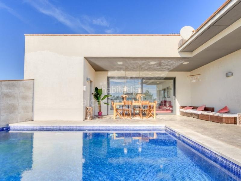 Foto a55b0783-e633-45e4-8922-a566094dc8e8. Casa en calle vilafant 15 en santa llogaia, privacidad, luz natural, espacio al aire libre ... 396 m2 útiles y 400 m2 de terreno 100 edificable. en Santa Llogaia d´Àlguema