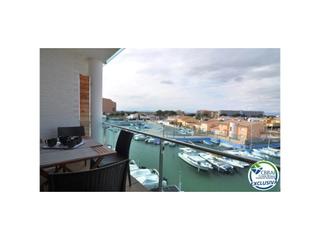Appartement  Calle del cap de la gola 30. Encantador apartamento con licencia turística y vistas al canal