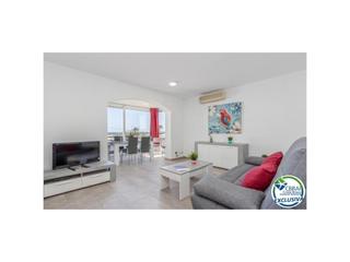Pis  Carrer badia. Apartamento reformado con vistas al mar y con licencia turística