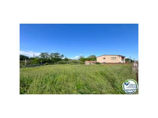 Terreny residencial a Sant Miquel de Fluvià. Construye tu casa en esta parcela de 500m2 en sant miquel de flu