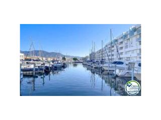 Appartement  Carrer port joan. Ático de 1 dormitorio con sótano y plaza de parking privada en v