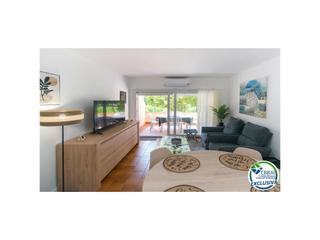 Pis  Calle sant mori. Apartamento reformado en el centro de empuriabrava, 2 habitacion